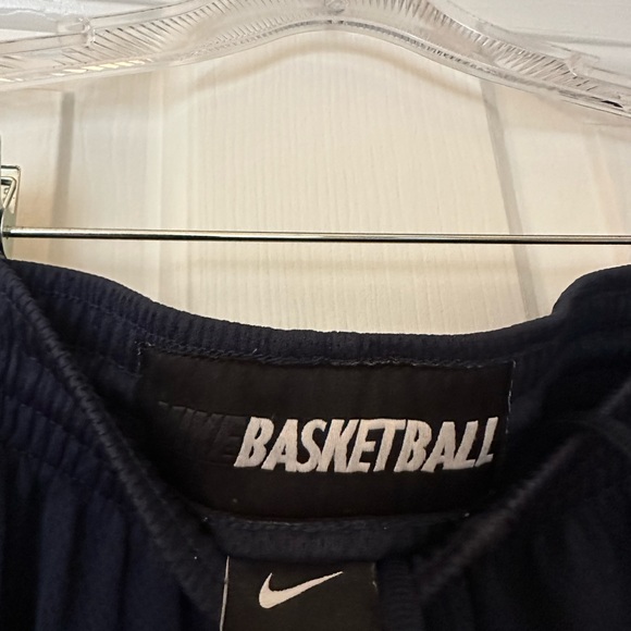 Nike basketball shorts mens large good condition - Picture 3 of 3